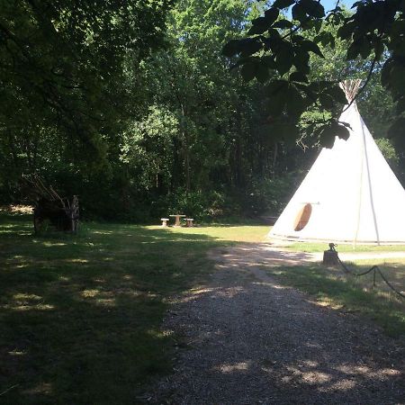 Hotel Tipi Au Logis De L'Espoir Jauldes Exterior foto
